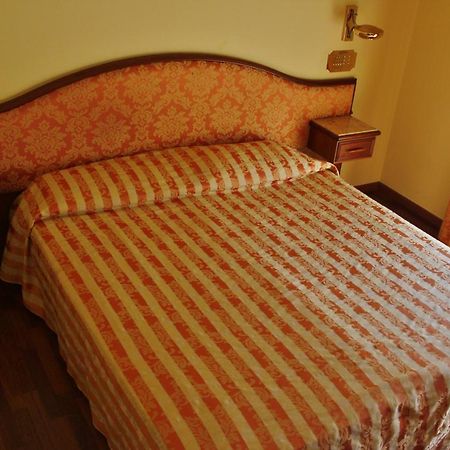 Hotel Valdaso Педазо Экстерьер фото