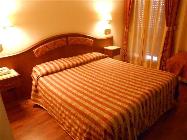 Hotel Valdaso Педазо Номер фото